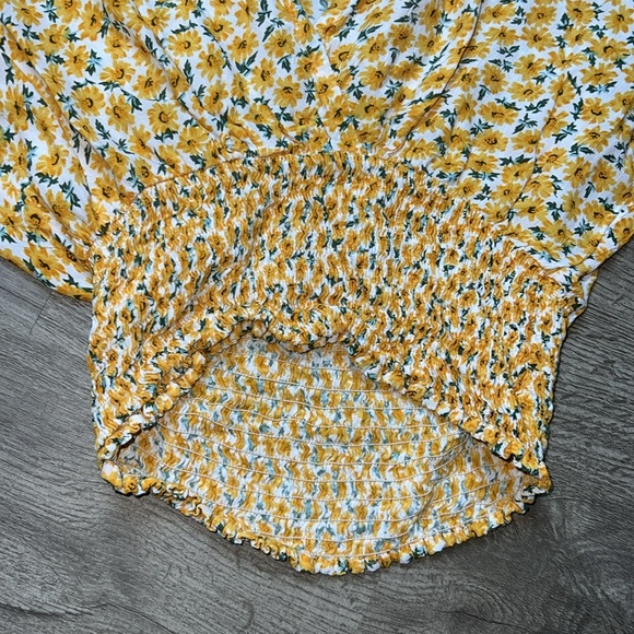 Revolve Faithful The Brand Gisela Yellow‎ Floral Ruffle Sleeve Top - Picture 5 of 7